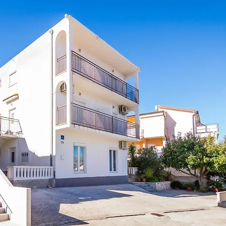 Arbanija 7543a Trogir