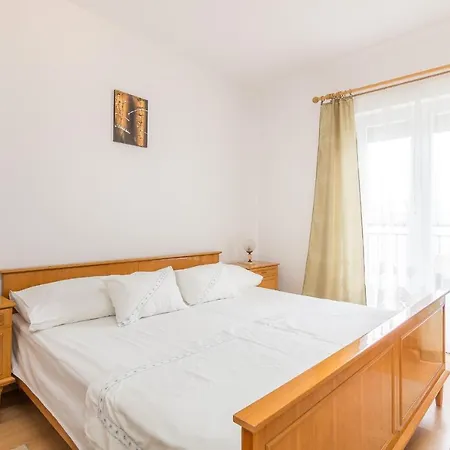 Arbanija 7543a Apartman